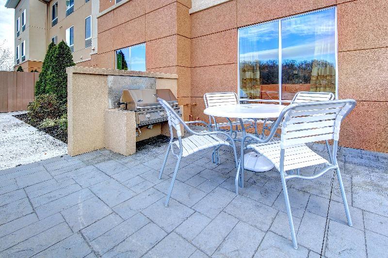 Fairfield Inn & Suites By Marriott Harrisburg West/New Cumberland Exterior photo